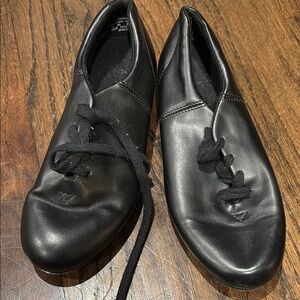 Capezio Black Leather Tap Shoes (dance)